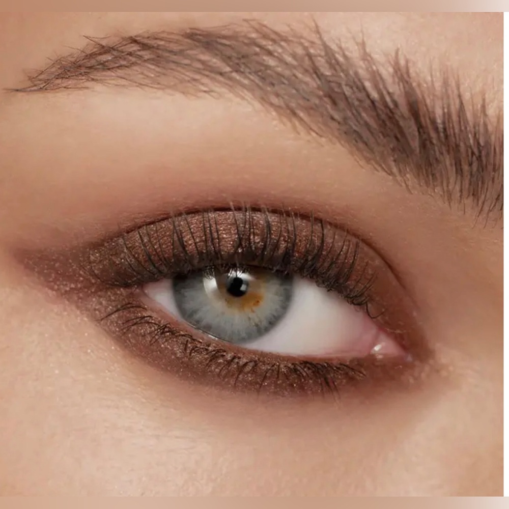 VICTORIA BECKHAM
Satin Kajal Liner / Eyeliner Kajal Satin in Cinnamon